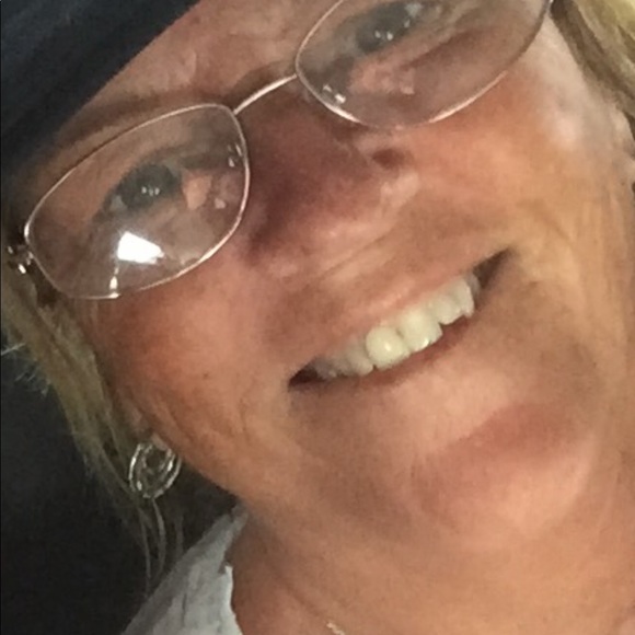 Meet your Posher, Sue - Picture 2 of 2